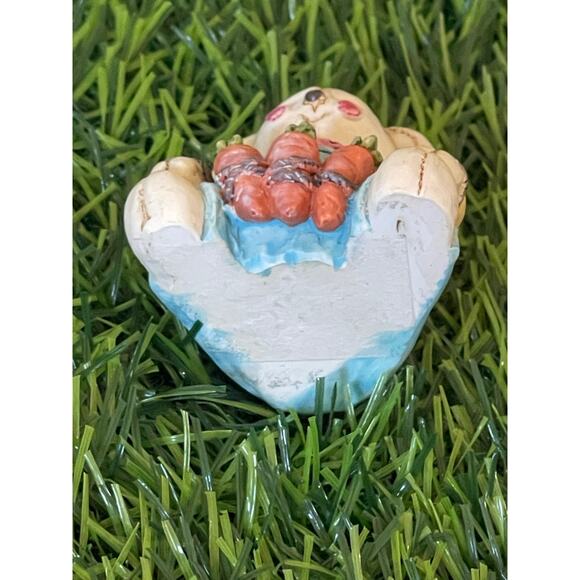 Vintage Retro Resin Boy Easter Bunny Rabbit - Picture 4 of 7